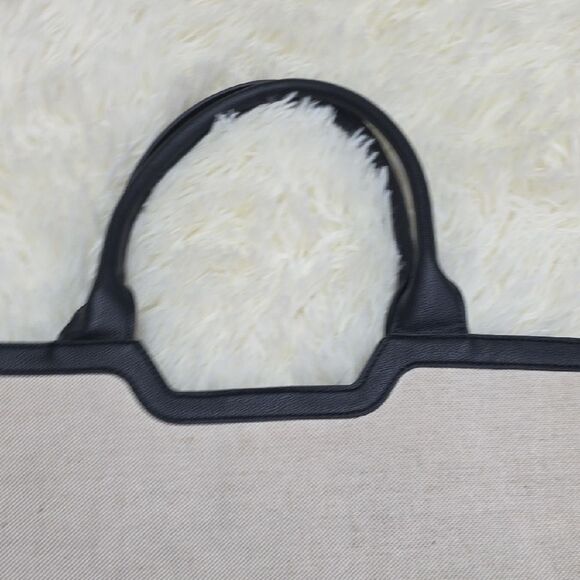 5 For $25 Rachel Zoe Black and Cream Tote Bag with Structured Design - Picture 4 of 9